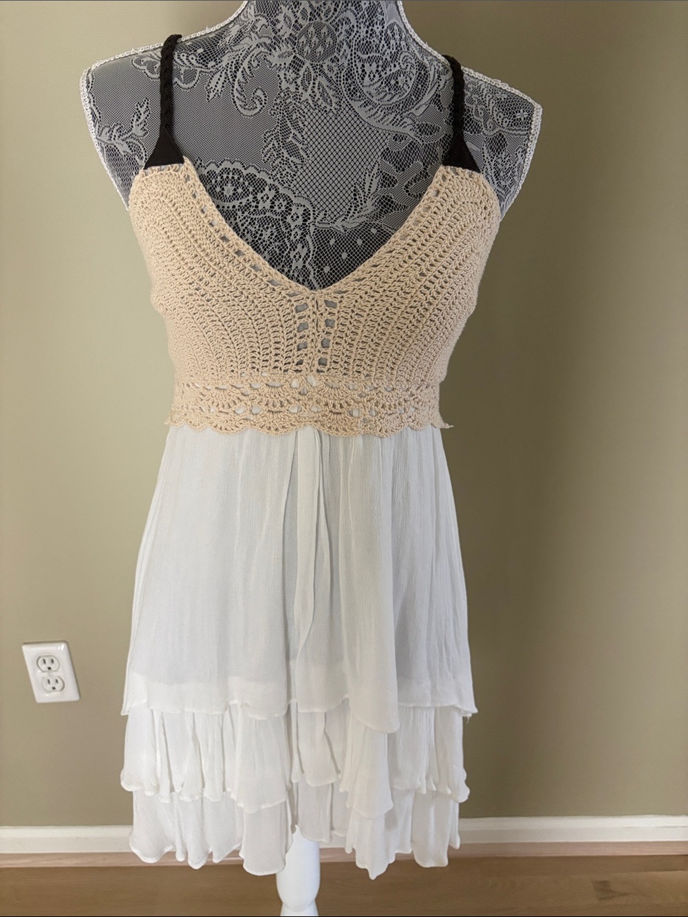 NWOT Double Zero Crochet Bodice Tiered Mini Dress in Cream and White